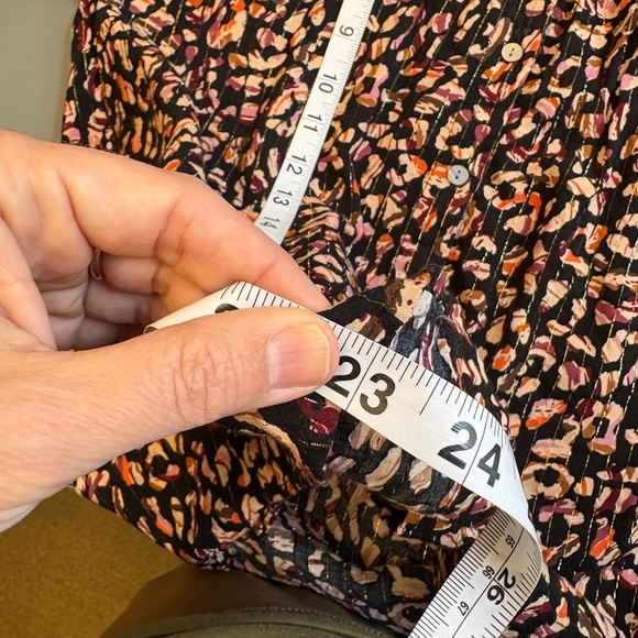 Jane and Delancey Medium Black Abstact Leopard Printed Loose long sleeve Blouse - Picture 11 of 11